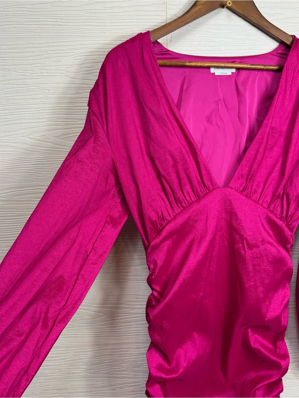 Lovers & Friends Magenta Pink LORENZA MINI DRESS Long Sleeve V-Neck - Picture 6 of 10
